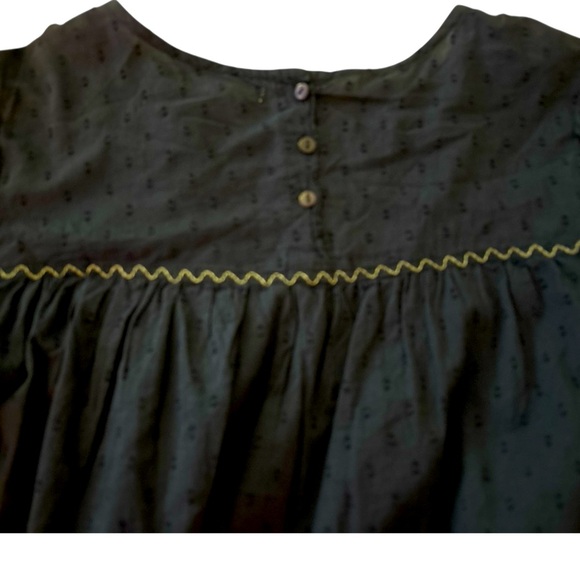 MAX STUDIO top, size Large, dark blue with embroidery.  Full sleeves, 3 buttons - Picture 6 of 8